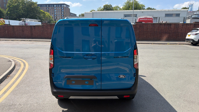 Ford Transit Courier Diesel 1.5 EcoBlue Limited Van - Image 11